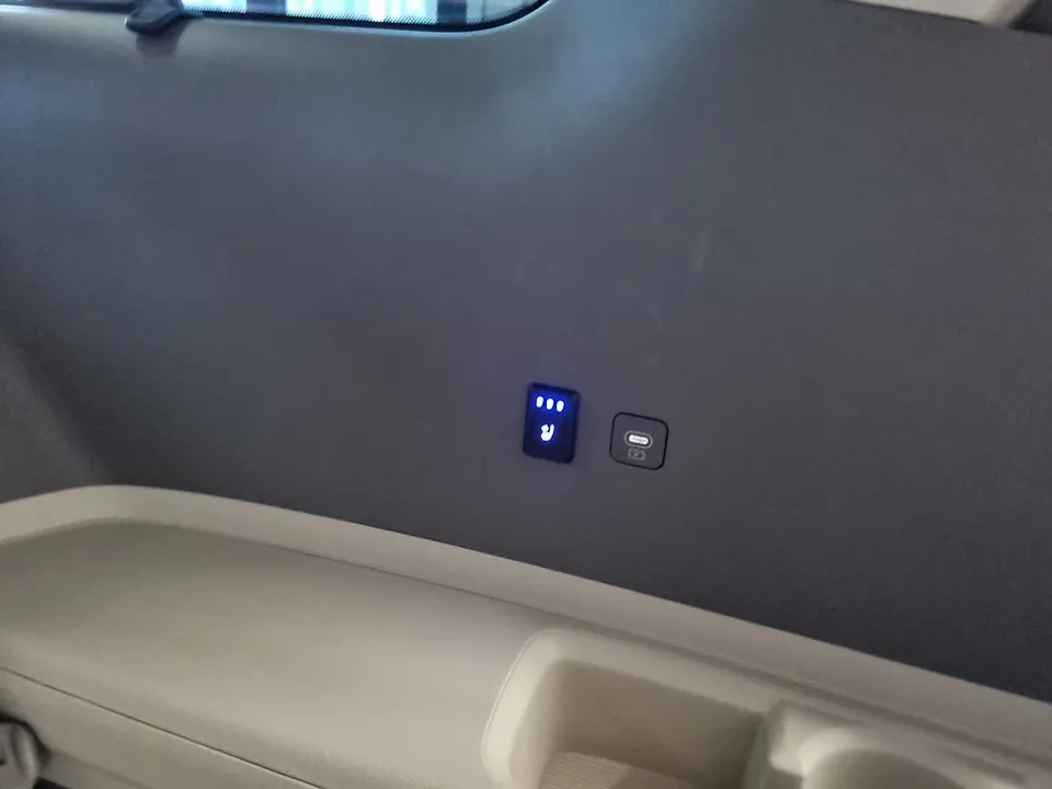Kia Carnival Seat Ventilation & Heating Review — Enhanced Comfort After