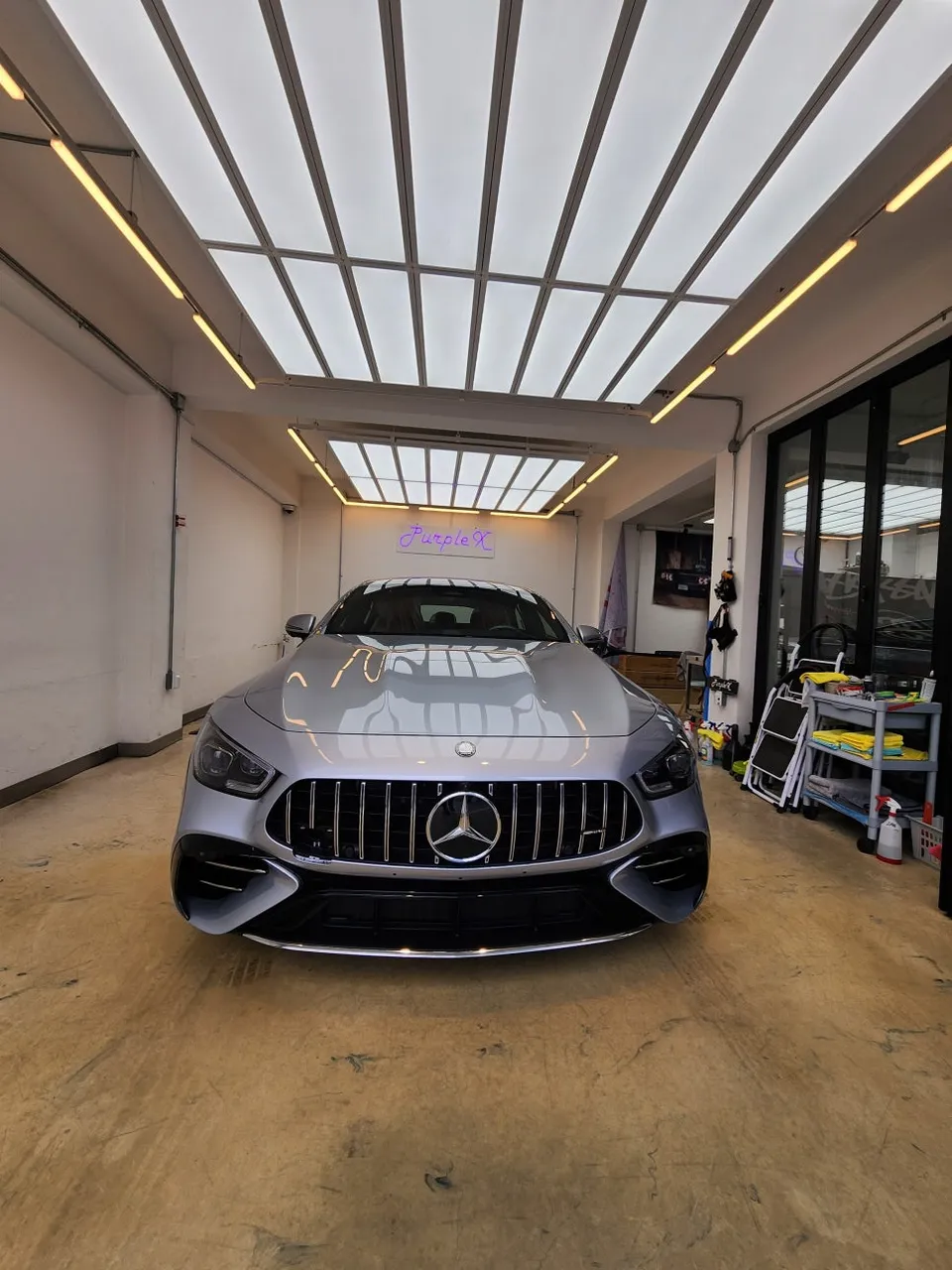 Mercedes-Benz AMG GT 43のカーラッピング事例｜サテンブラック 施工写真 1-1
