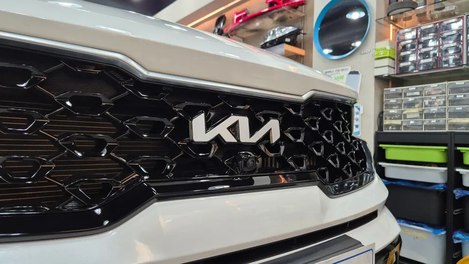 Kia Sorento MQ4 body kit - Kia Sorento MQ4 Body Kit Installation Review photo 4