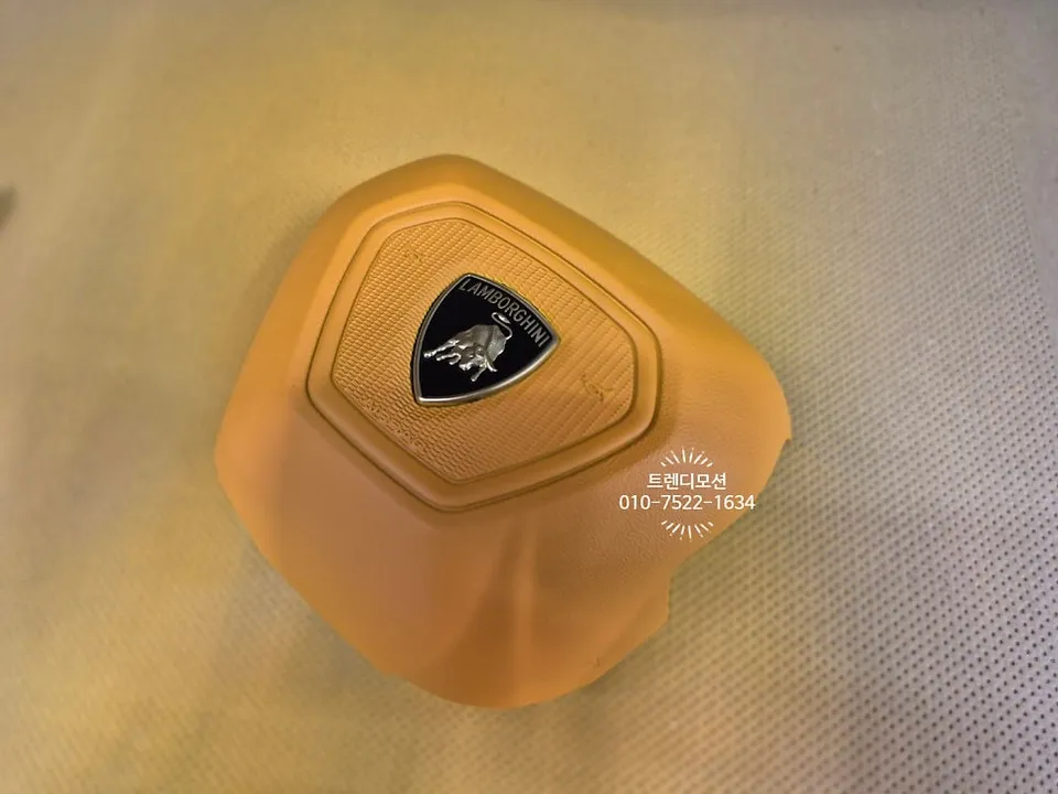 Lamborghini Urus steering wheel - Lamborghini Urus Steering Wheel Customization Review photo 4