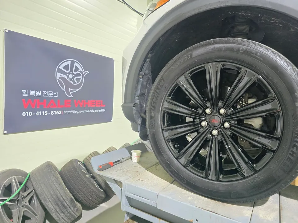 Ford Explorerのホイールリペア・塗装事例 写真
