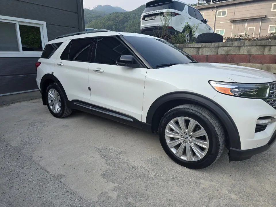 Ford Explorerのホイールリペア・塗装事例 施工写真 1-1