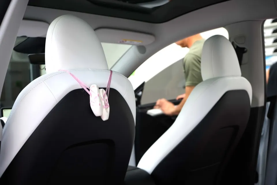 Tesla Model Yのカーフィルム施工事例｜費用目安・仕上がり 施工写真 2-3