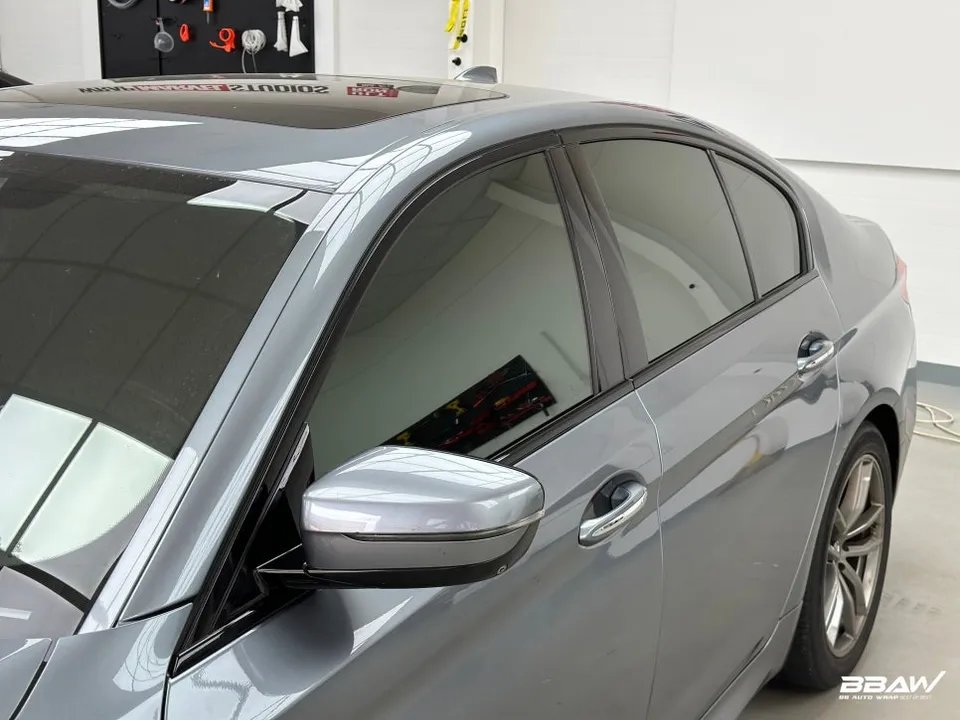 BMW 5 Series G30 vinyl wrap - BMW 5 Series G30 Vinyl Wrap Review: Chrome Delete Cost & Results photo 5