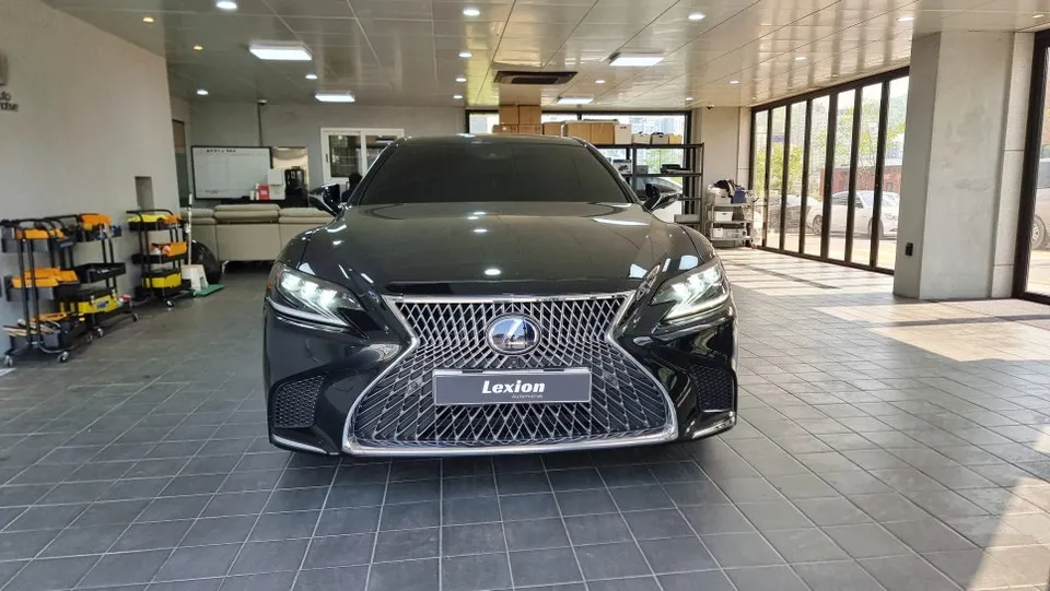 Lexus LS 500h Android Head Unit Upgrade Review