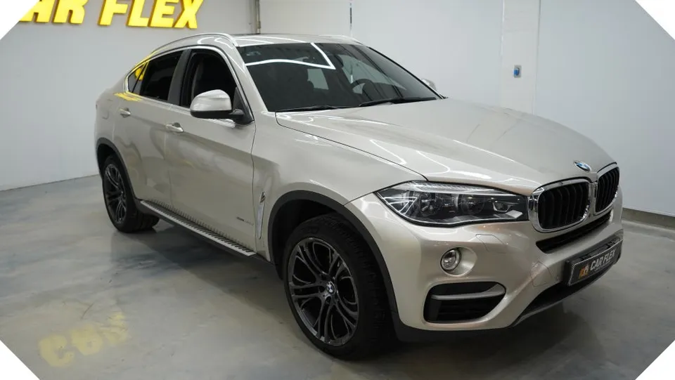BMW X6 PPF施工事例：サテンパールホワイトの仕上がり 施工写真 3-1