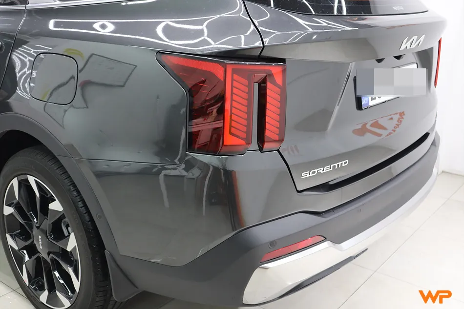 Kia Sorento MQ4のPPF施工事例:費用目安と仕上がり 施工写真 1-3
