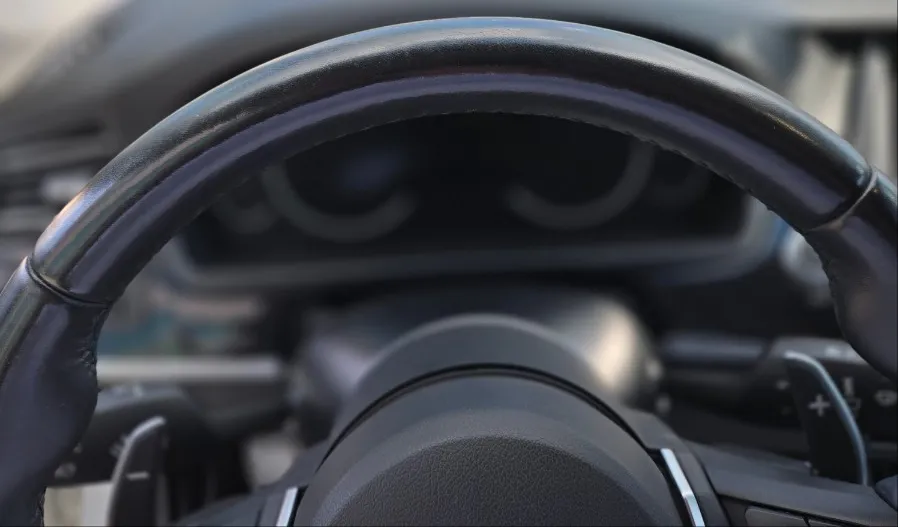 BMW BMW M steering wheel - BMW M Steering Wheel Customization Review — Enhanced Grip & Style photo 4