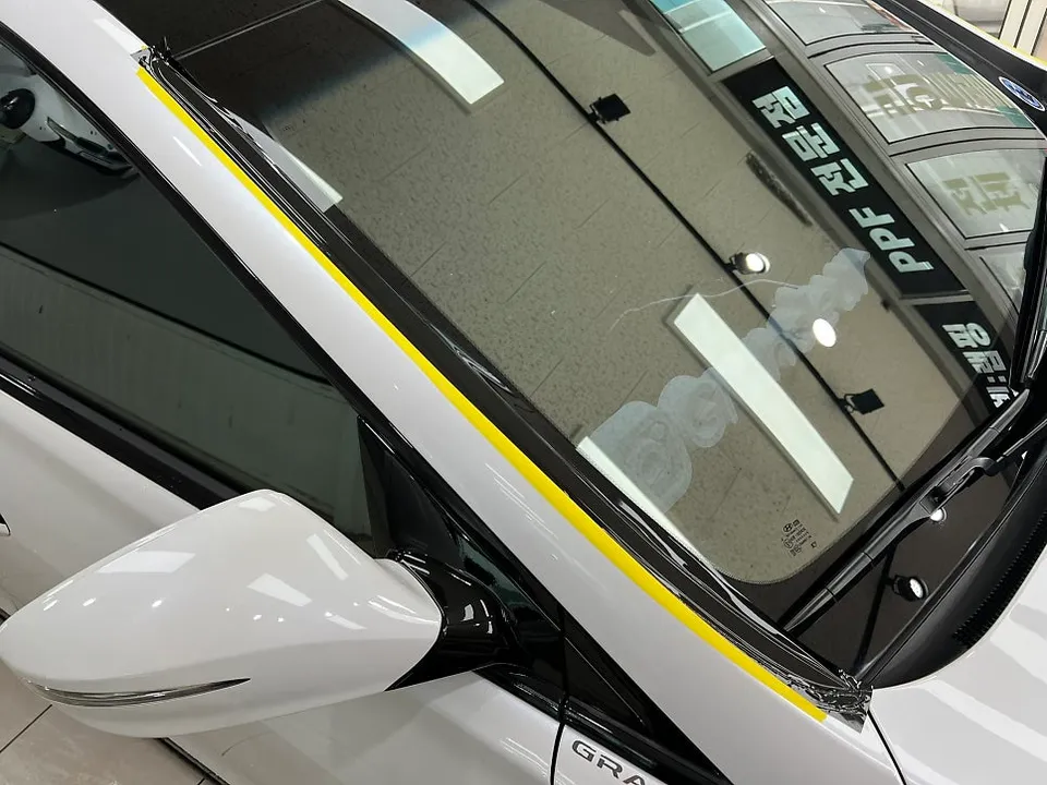 Hyundai Grandeur HGのカーラッピング事例|費用目安・仕上がり 施工写真 2-2