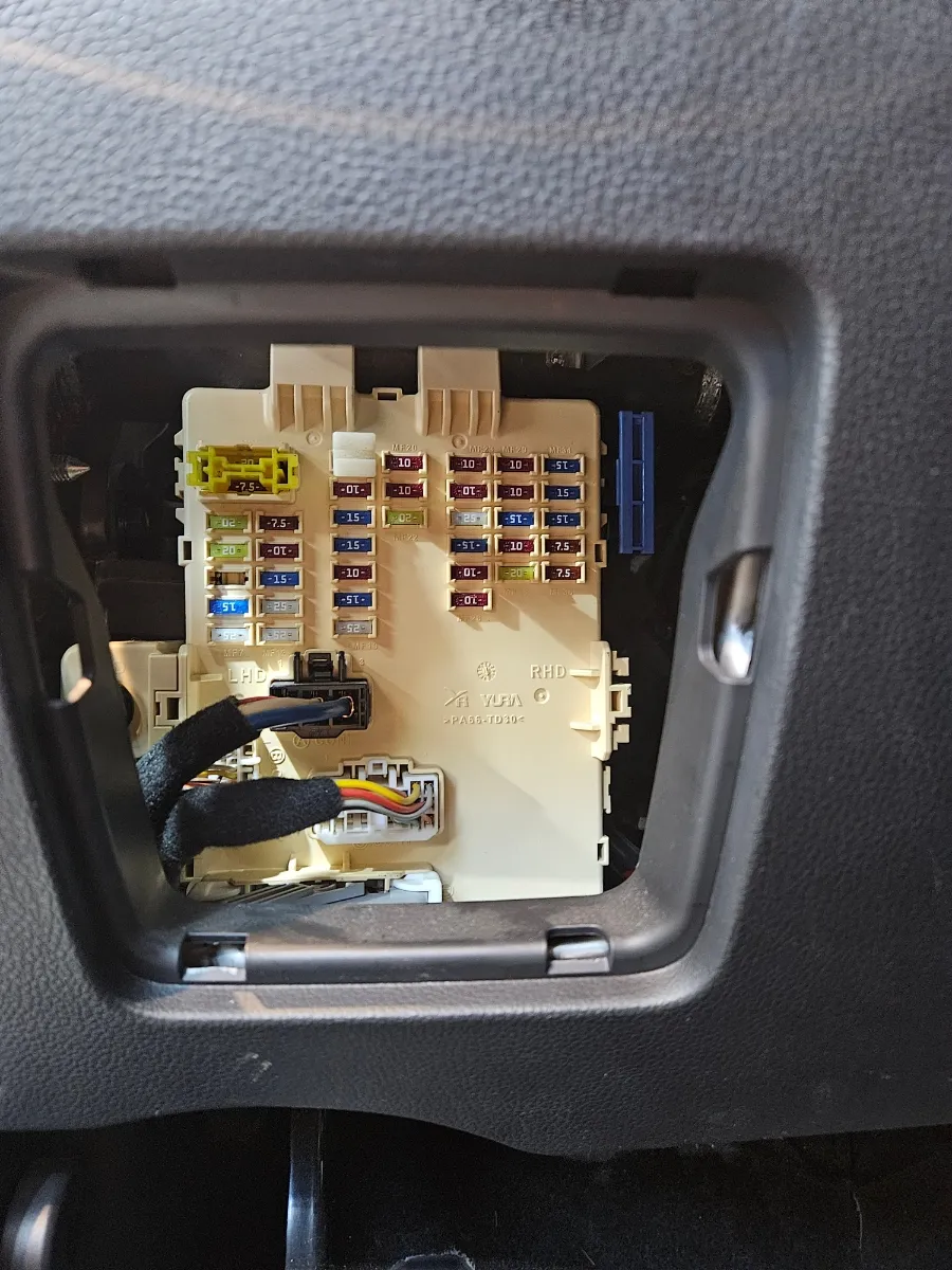 Kia Sportage R Dash Cam Installation Review photo 2
