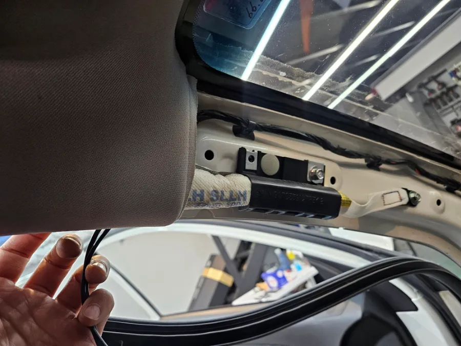 Kia Sportage R dash cam - Kia Sportage R Dash Cam Installation Review photo 3