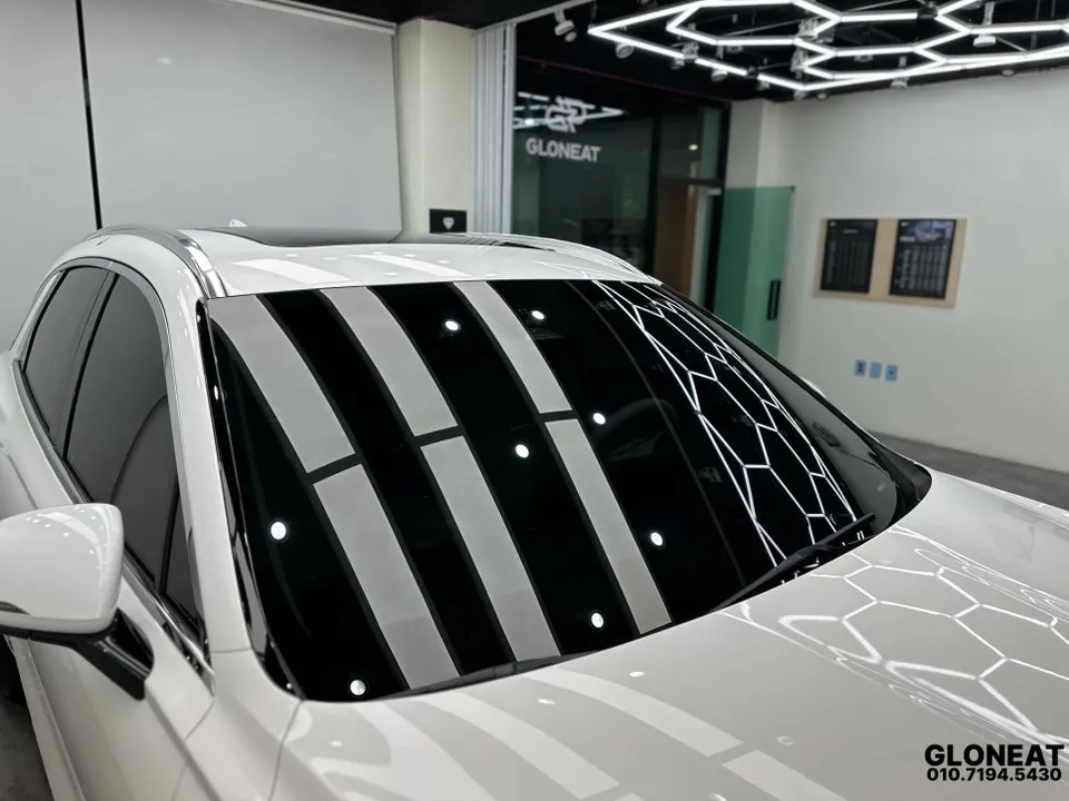 Genesis GV70のカーフィルム施工事例 施工写真 3-2