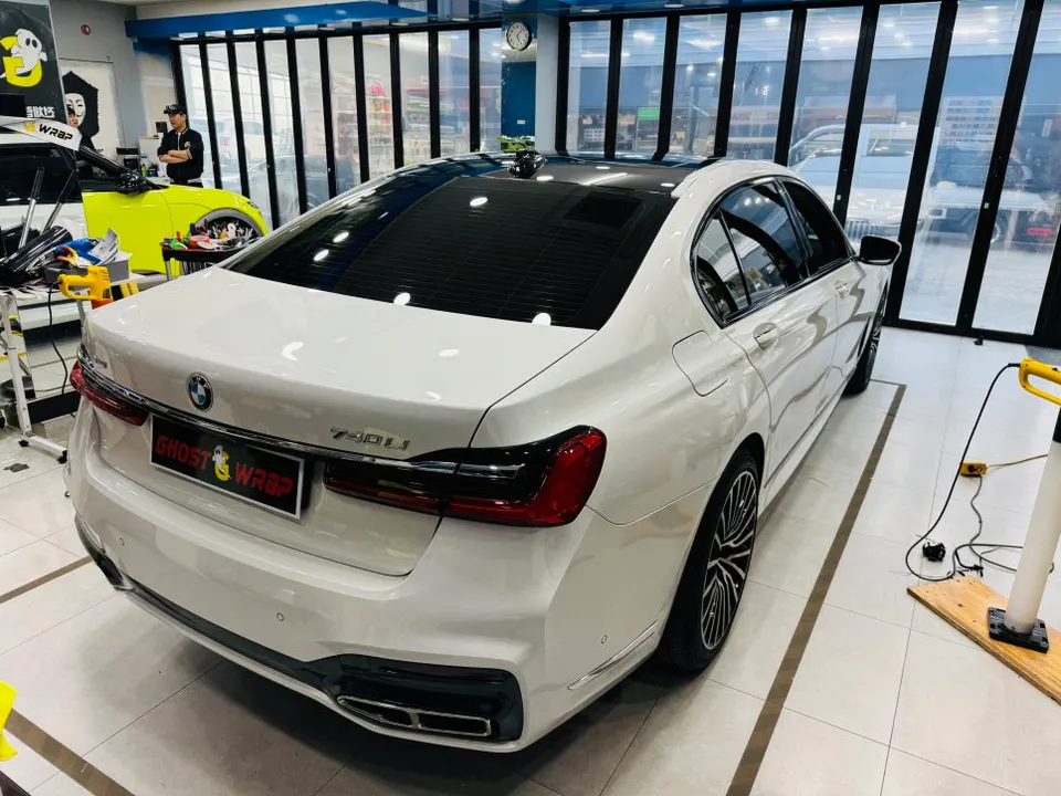 BMW 7 Series G11/G12のカーラッピング事例|費用目安・仕上がり 施工写真 1-2