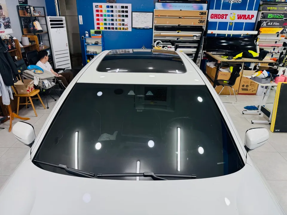 BMW 7 Series G11/G12のカーラッピング事例|費用目安・仕上がり 施工写真 3-2