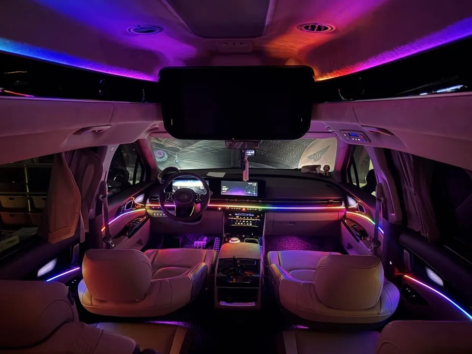Kia Carnival KA4 ambient lighting installation result