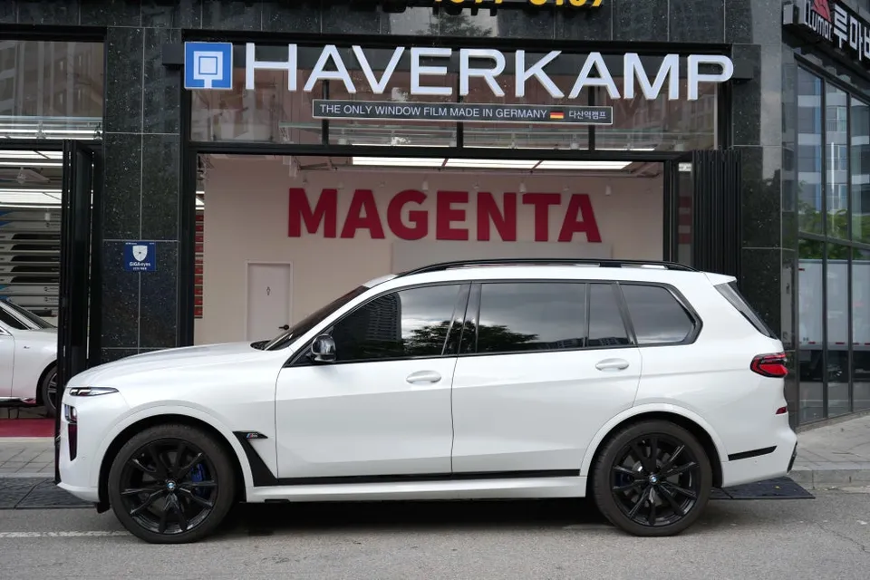 BMW X7 カーフィルム施工事例｜熱遮断効果と仕上がり 施工写真 2-1