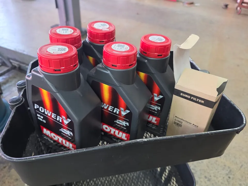 BMW 118d other - BMW 118d Engine Oil Change Review: Motul 5W30 photo 3