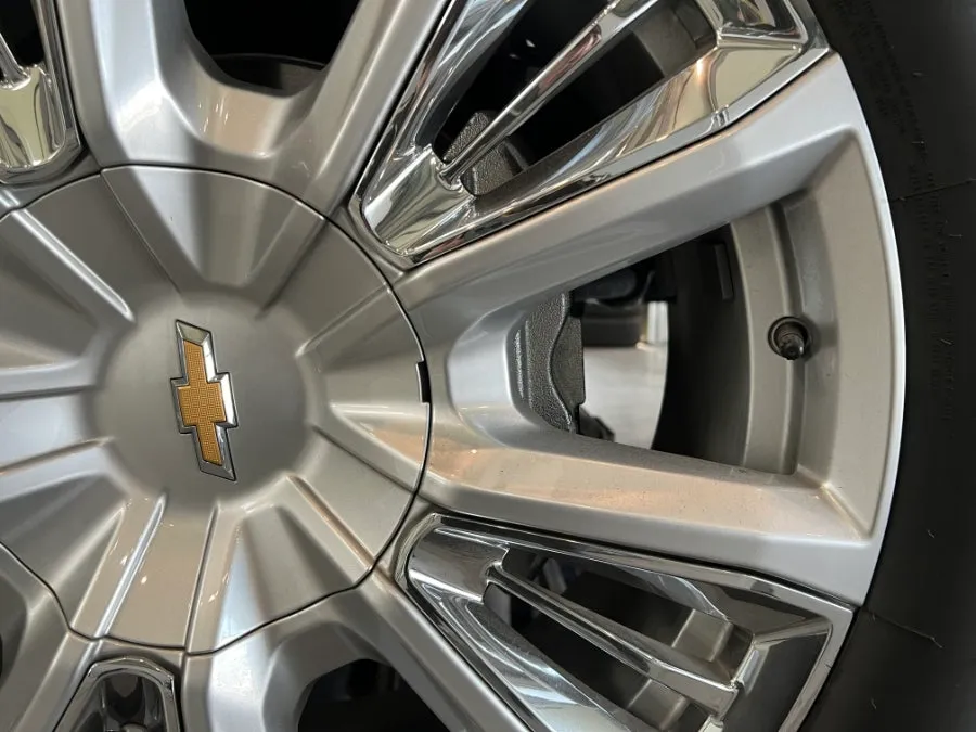 Chevrolet Tahoeのホイールリペア・塗装事例 施工写真 3-1