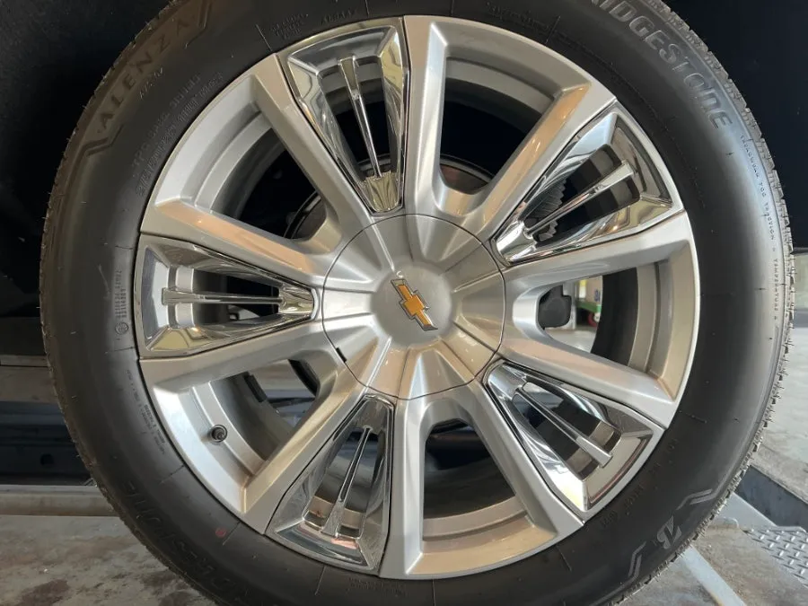 Chevrolet Tahoeのホイールリペア・塗装事例 施工写真 4-1