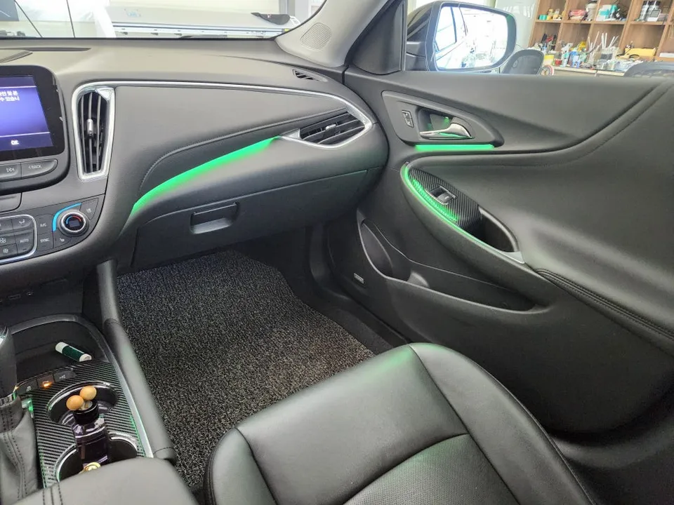 Chevrolet Malibu ambient lighting - Chevrolet Malibu Ambient Lighting Review — Enhanced Interior Mood photo 3