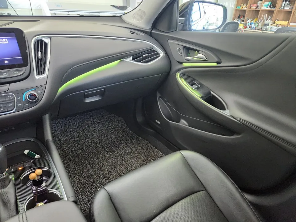 Chevrolet Malibu ambient lighting - Chevrolet Malibu Ambient Lighting Review — Enhanced Interior Mood photo 4