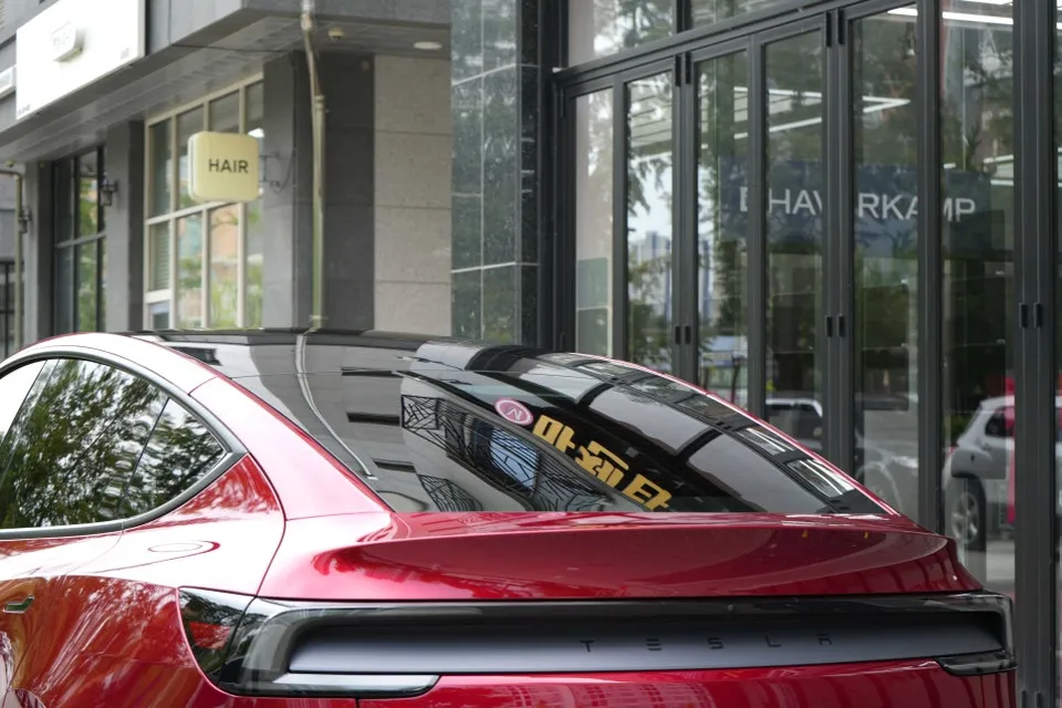 Tesla Model Y カーフィルム施工事例｜費用目安・仕上がり 施工写真 4