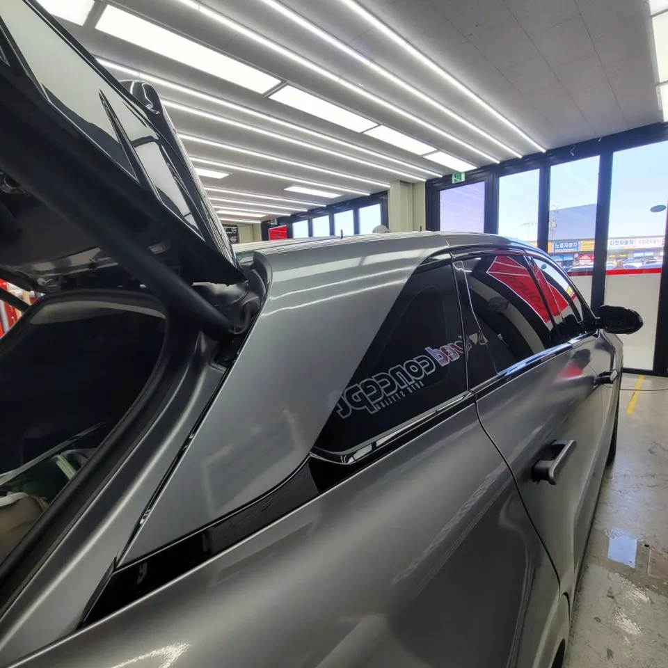 Hyundai NEXO vinyl wrap - Hyundai NEXO Vinyl Wrap Review: Satin Black Pillar Upgrade photo 4