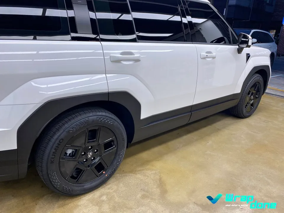 Hyundai Santa Fe MX5 vinyl wrap installation result