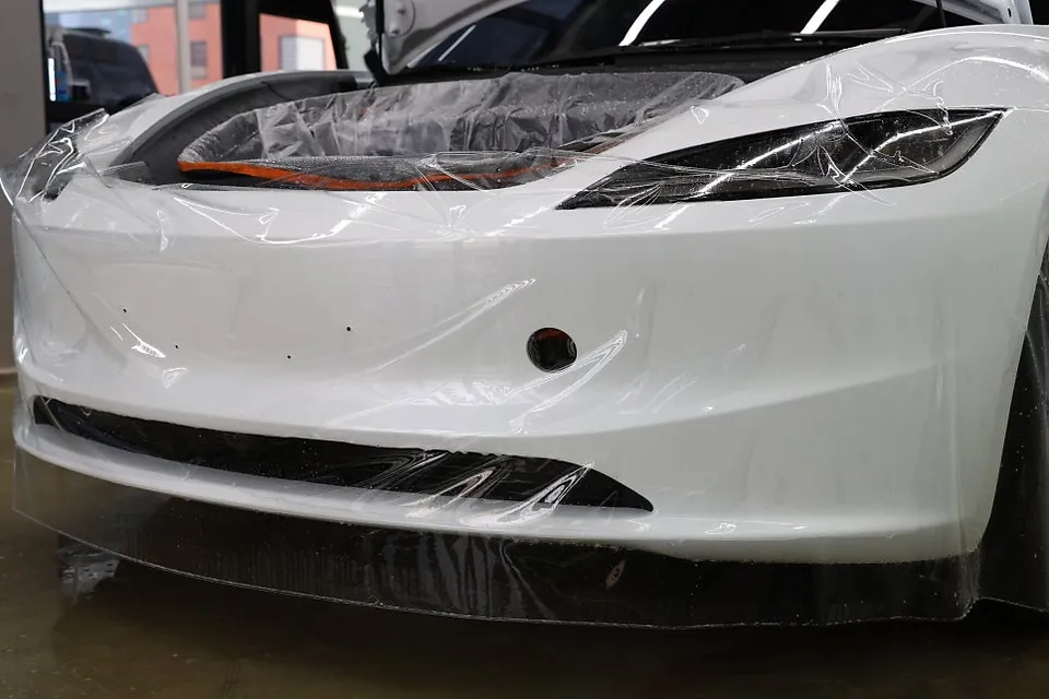 Tesla Model 3のPPF施工事例｜費用目安と仕上がり 施工写真 1-3