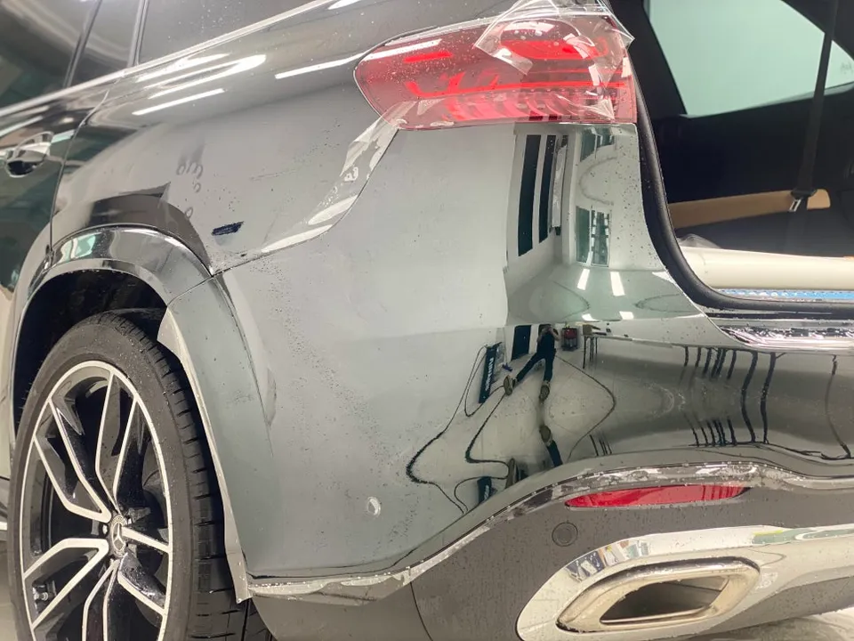 Mercedes-Benz GLSのPPF施工事例|韓国での実例 施工写真 1-2