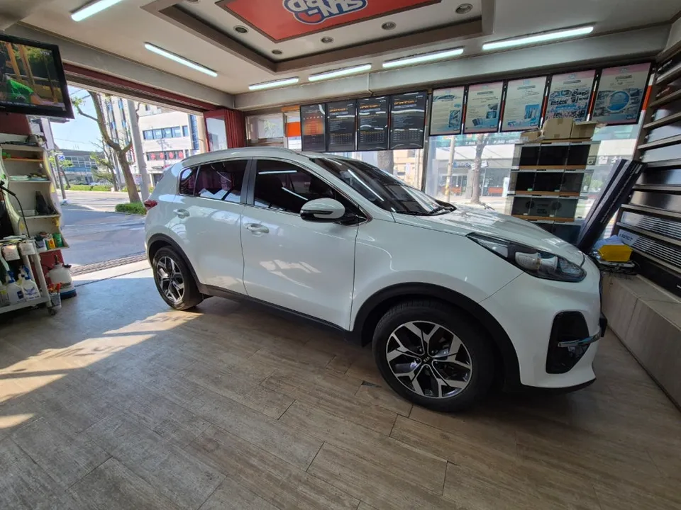 Kia Sportageのカーフィルム施工事例|費用目安・仕上がり 施工写真 1-1
