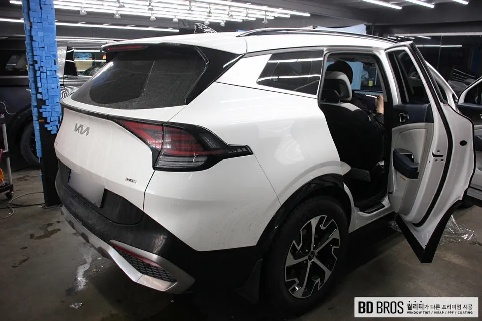 Kia Sportage NQ5のカーフィルム施工事例｜費用目安・仕上がり 施工写真 1-3