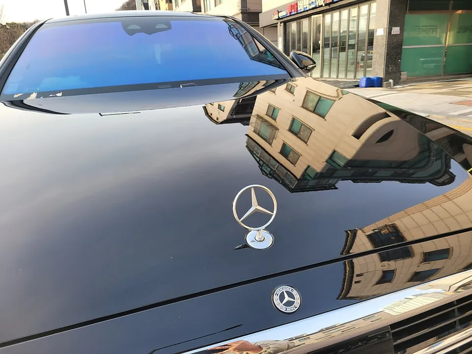 メルセデス・ベンツ Sクラス W223 カーラッピング事例 施工写真 1-2