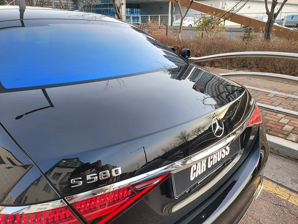 メルセデス・ベンツ Sクラス W223 カーラッピング事例 施工写真 2-2
