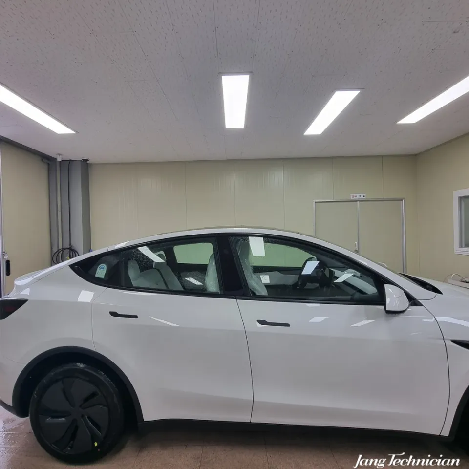 Tesla Model Y Window Tinting Review: Ceramic Bond Installation photo 4