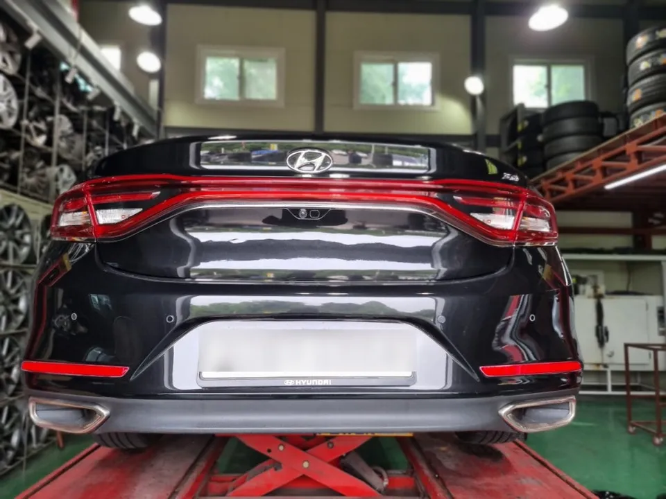 Hyundai Grandeur IGのホイールリペア・塗装事例 施工写真 3