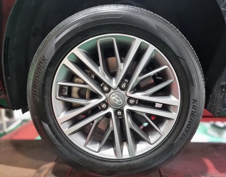Hyundai Grandeur IGのホイールリペア・塗装事例 写真