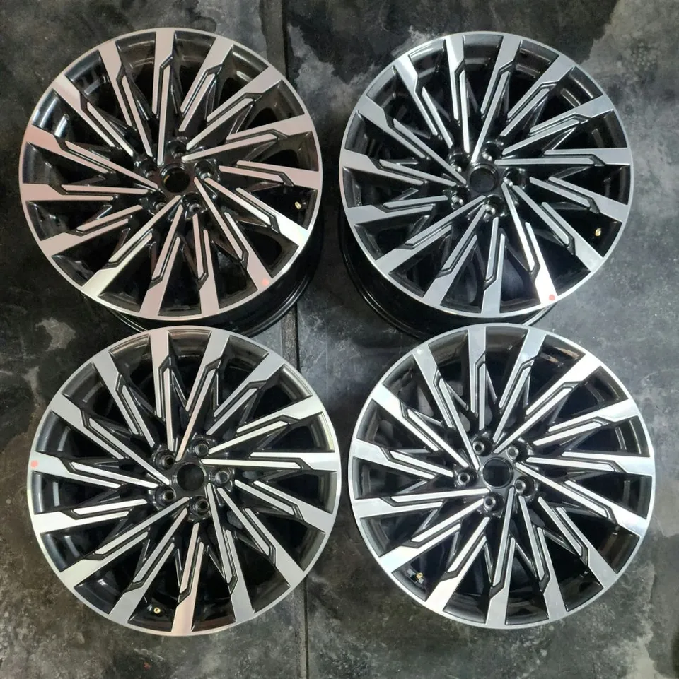 BMW X5 Wheel Repair & Refinishing Review — Glossy Black Restoration photo 2