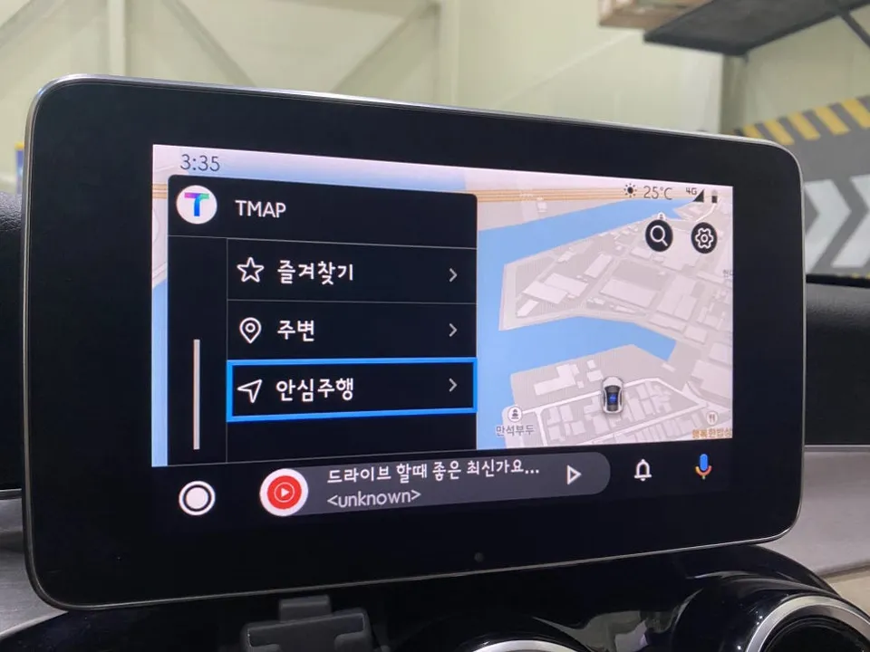 Mercedes-Benz C-Class android head unit - Mercedes-Benz C-Class Android Auto/CarPlay Upgrade Review photo 5