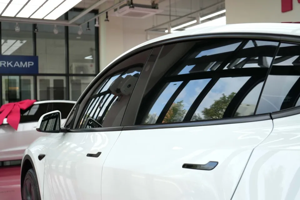 Tesla Model Yのカーフィルム施工事例｜費用目安・仕上がり 施工写真 3-2