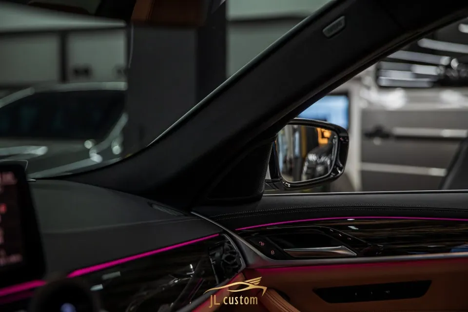 BMW 5 Series G30 ambient lighting - BMW 5 Series Ambient Lighting Upgrade Review photo 4