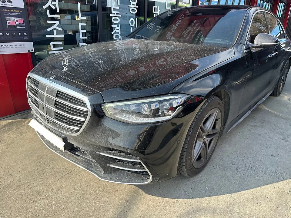 Mercedes-Benz S-Class W223 vinyl wrap installation result