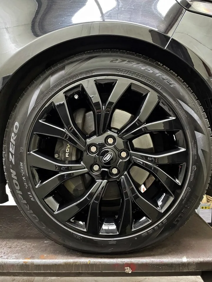 Land Rover Range Rover Vogueのホイールリペア・塗装事例 施工写真 2-2
