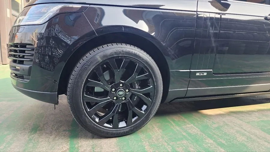Land Rover Range Rover Vogueのホイールリペア・塗装事例 施工写真 4-2