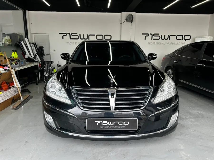 Hyundai Equus vinyl wrap installation result