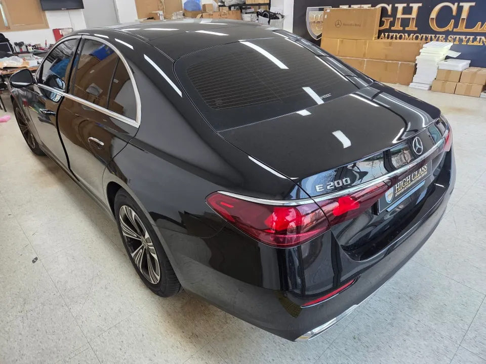 Mercedes-Benz E-Class W214のAndroid Auto・CarPlay取付事例 施工写真 3