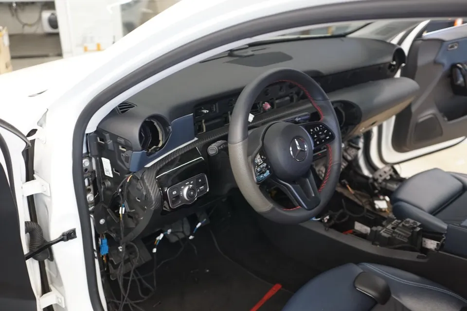 Mercedes-Benz A-Class ambient lighting - Mercedes-Benz A-Class Ambient Lighting Review — Enhanced Interior photo 4