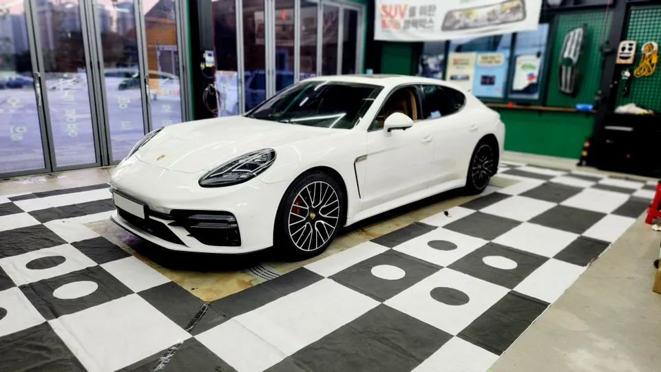 Porsche Panamera surround view camera - Porsche Panamera 360 Camera Installation Review — Cost photo 7