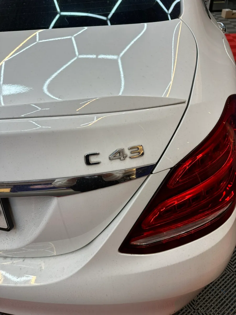 Mercedes-Benz C43 AMGのガラスコーティング事例 施工写真 3-2