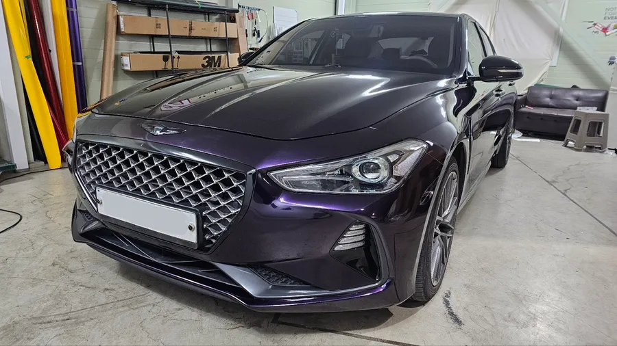 Genesis G70のカーラッピング事例｜ミッドナイトパープルへの変貌 施工写真 2-2